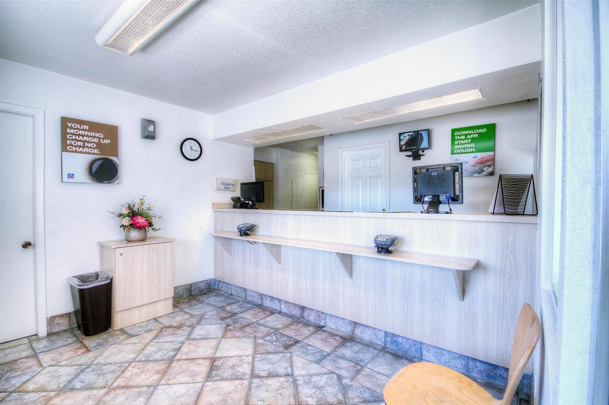 Rodeway Inn Лас-Крусес Экстерьер фото